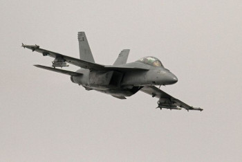 Фотография к новости: Истребитель ВМС США разбился в Калифорнии