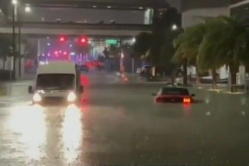 Фотография к новости: Майами затопило после мощного шторма