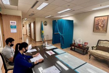 Фотография к новости: В Казахстане открылись участки для голосования на общенациональном референдуме