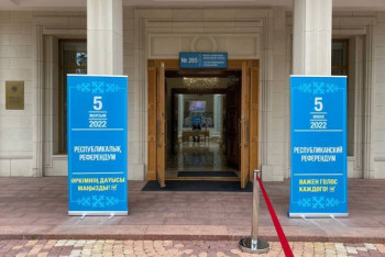 Фотография к новости: Казахстанцы в России голосуют на референдуме по поправкам в Конституцию РК