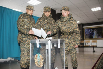 Фотография к новости: Досрочно завершили голосование военнослужащие Нацгвардии