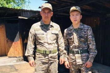 Фотография к новости: Военные спасли мужчину во время пожара в Алматы