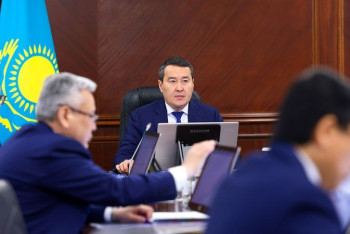 Фотография к новости: Казахстан полностью обеспечен зерном до нового урожая - премьер