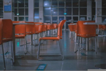 Фотография к новости: Некоторые школьные столовые в РК заставляют платить за аренду во время каникул