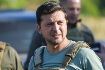 Фотография к новости: Зеленский отказался снять запрет на выезд мужчин из Украины