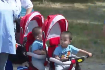 Фотография к новости: Парад близнецов прошёл в Нур-Султане