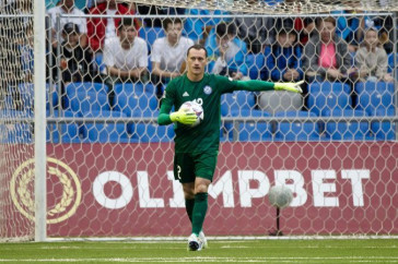 Фотография к новости: Низкий поклон болельщикам — голкипер сборной Казахстана прокомментировал победу над Словакией