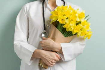 Фотография к новости: "С каждым днём в нашем обществе растёт понимание и признание особой миссии врачей" — Токаев