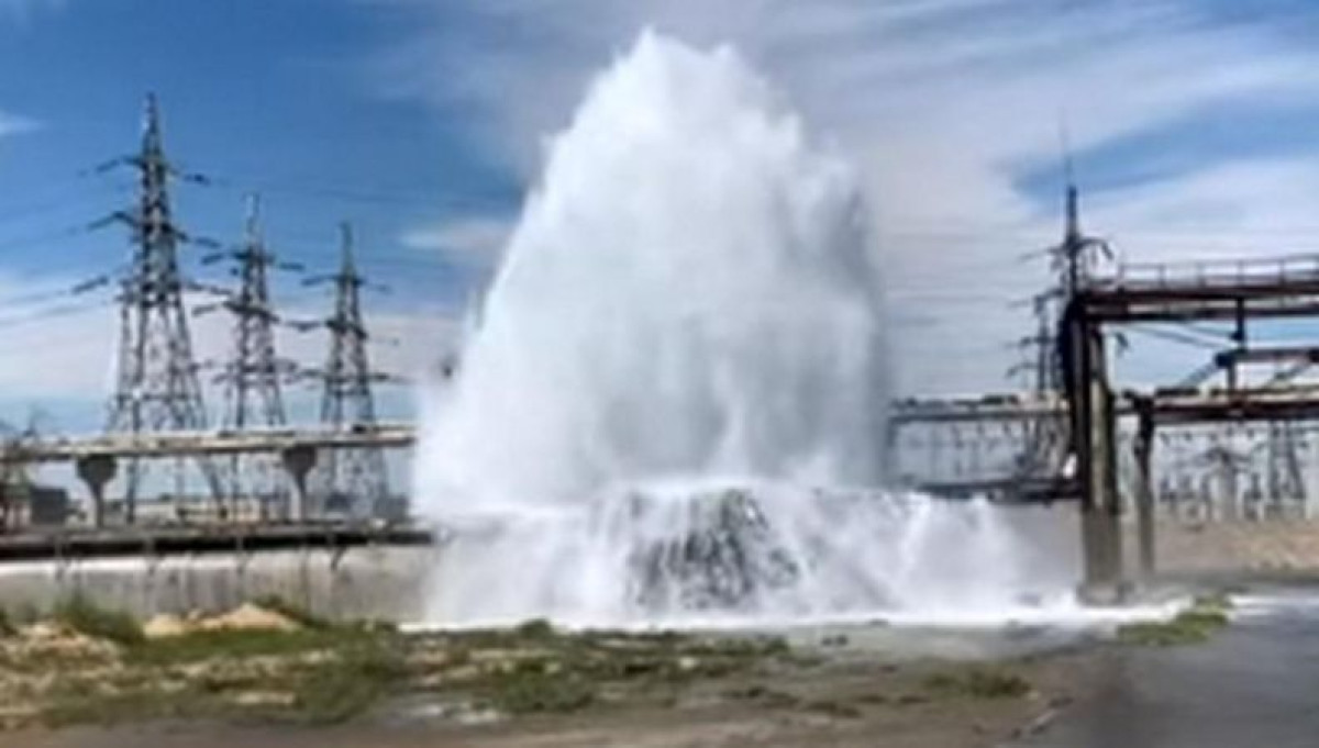 Крупная авария на водопроводе произошла в Актау