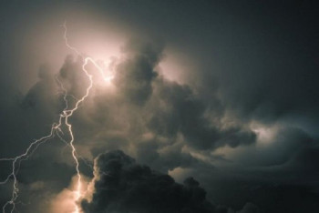 Фотография к новости: Штормовое предупреждение объявлено в ряде регионов Казахстана