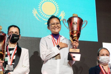 Фотография к новости: "Привели просить три миллиарда тенге" — казахстанская шахматистка о встрече КФШ с Балаевой