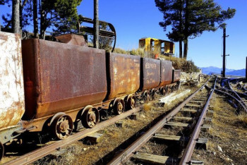 Фотография к новости: Девять вагонов грузового поезда сошли с  рельсов в ВКО