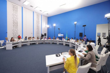 Фотография к новости: Нацкомиссия РК по делам женщин обсудила план по реализации новых инициатив