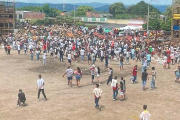 Фотография к новости: Четыре человека погибли при обрушении трибун на корриде в Колумбии