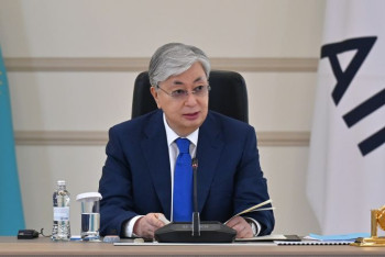 Фотография к новости: Простые казахстанцы должны иметь возможность покупать акции нацкомпаний — Токаев