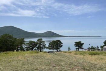 Фотография к новости: Мини-яхты напрокат и бунгало: пляжный сезон открылся на озере Шалкар в СКО