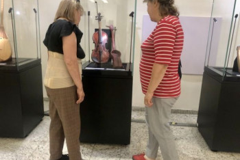 Фотография к новости: Скрипка Жаяу Мусы и домбра Амре. Выставка музыкальных инструментов известных деятелей проходит в столице