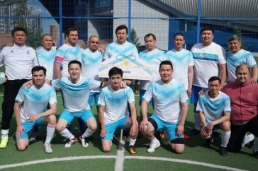 Фотография к новости: Казахстанские министры и депутаты сыграли в футбол