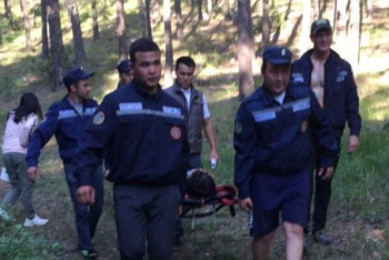 Фотография к новости: Туристка сломала ногу при восхождении на гору в Бурабае