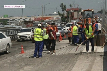 Фотография к новости: Новую эстакаду у рынка "Алтын Орда" закрыли на капремонт в Алматы