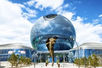 Фотография к новости: Звёздный концерт ко Дню столицы прошёл на площади EXPO