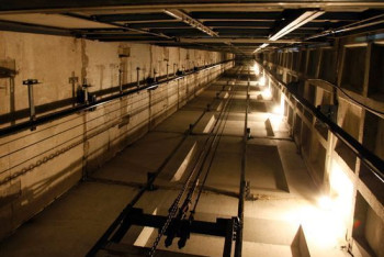 Фотография к новости: Ребенок упал в шахту лифта в Караганде