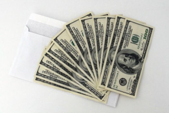 Фотография к новости: Почему доллар ослаб на торгах, объяснили в Нацбанке