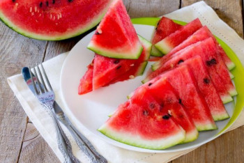 Фотография к новости: Гастроэнтеролог предупредила о вреде арбузов