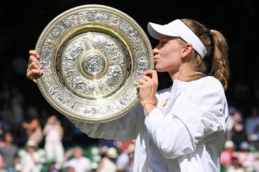 Фотография к новости: Елена Рыбакина одержала сенсационную победу в финале Уимблдона