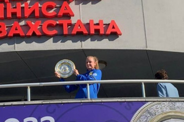 Фотография к новости: Елена Рыбакина встретилась с болельщиками