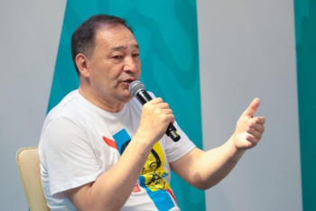 Фотография к новости: Ералы Тугжанов подискутировал с молодежью Казахстана