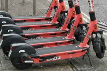 Фотография к новости: Быстро ездить на самокатах запретят в парках Алматы