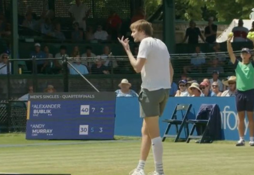 Фотография к новости: Казахстанский теннисист Александр Бублик поругался с судьёй на турнире в США