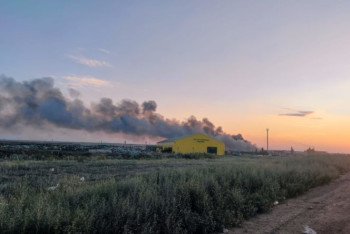 Фотография к новости: Пожар тушат на мусорном полигоне в Актобе