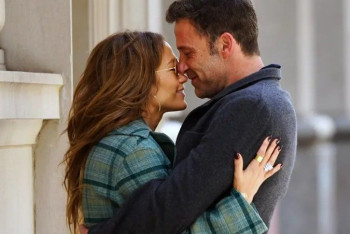 Фотография к новости: Бен Аффлек и Дженнифер Лопес стали мужем и женой