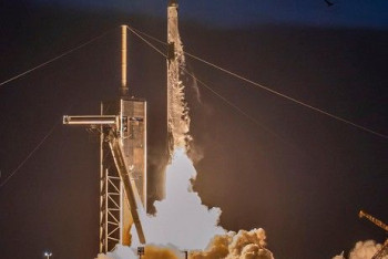 Фотография к новости: SpaceX запустила в космос ещё 53 мини-спутника