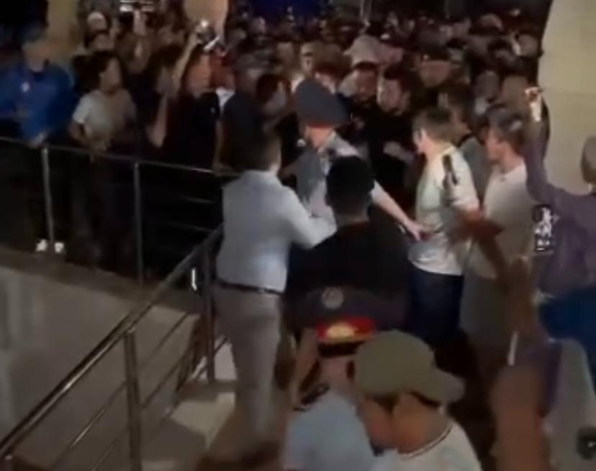 кадр из видео