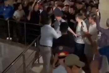 Фотография к новости: Заместитель начальника полиции: Кого толкнул поклонник Нурмагомедова