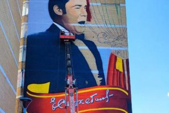 Фотография к новости: Мурал с изображением отца Байгали Серкебаева появился в Нур-Султане