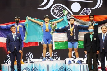 Фотография к новости: Казахстанский тяжелоатлет установил рекорд на чемпионате Азии