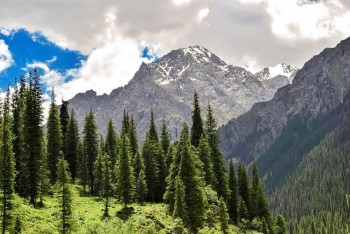Фотография к новости: Казахстан вошёл в пятерку стран популярных у россиян этим летом