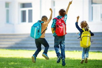 Фотография к новости: Летом на каникулах дети будут отдыхать - Минпросвещения