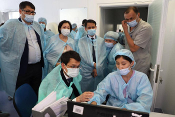 Фотография к новости: Время нужно тратить не на компьютер, а на общение с пациентом - Мусин о грядущих изменениях в поликлиниках