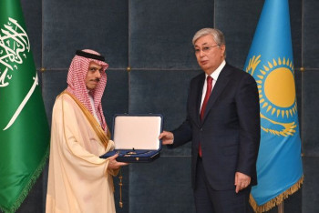 Фотография к новости: Токаев наградил короля Саудовской Аравии орденом "Алтын Қыран"