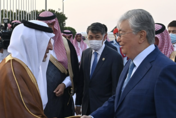 Фотография к новости: Президент укрепляет связи на Ближнем Востоке - политолог Самат Нуртаза