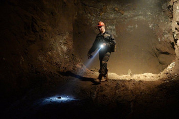 Фотография к новости: Еще один труп незаконного старателя нашли в шахте Бестобе