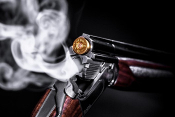 Фотография к новости: Стрельбу по людям открыл бывший сотрудник полиции в Риддере