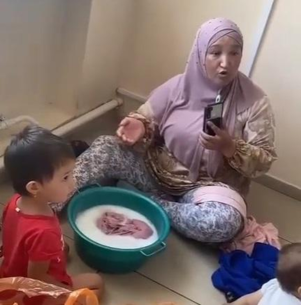 кадр из видео