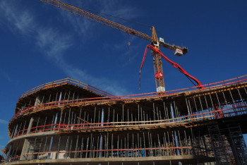 Фотография к новости: По телефону смогут узнать алматинцы о законности стройки