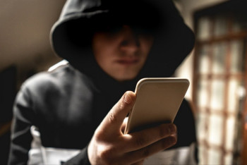 Фотография к новости: "Заминировал" 11 ТРЦ: лжетеррориста осудили на полтора года колонии